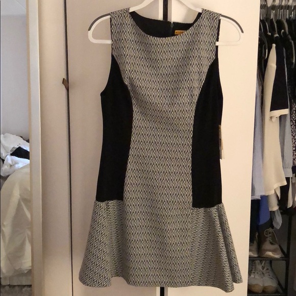 ⬜️ALICE + OLIVIA DRESS ◻️ - Picture 3 of 5